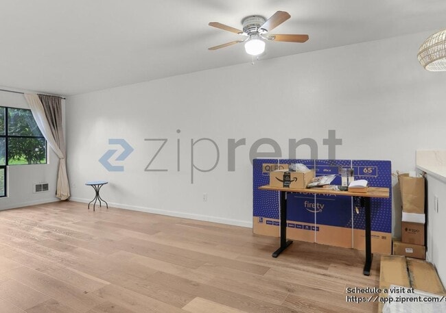 Building Photo - 402 4th Ave.