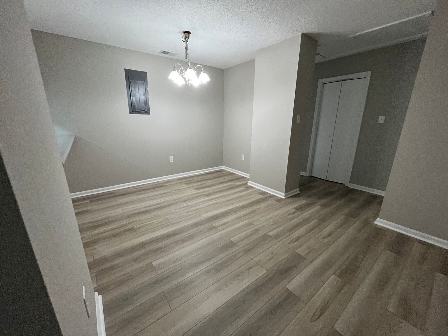 Building Photo - 142 Goshen Rd