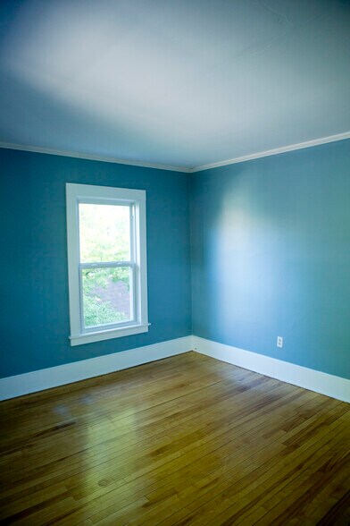 Building Photo - 225 Buell St