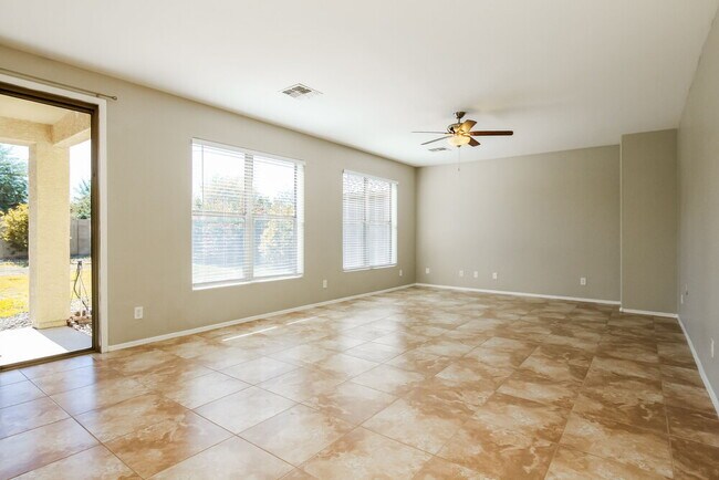 Building Photo - 11809 W Hopi St