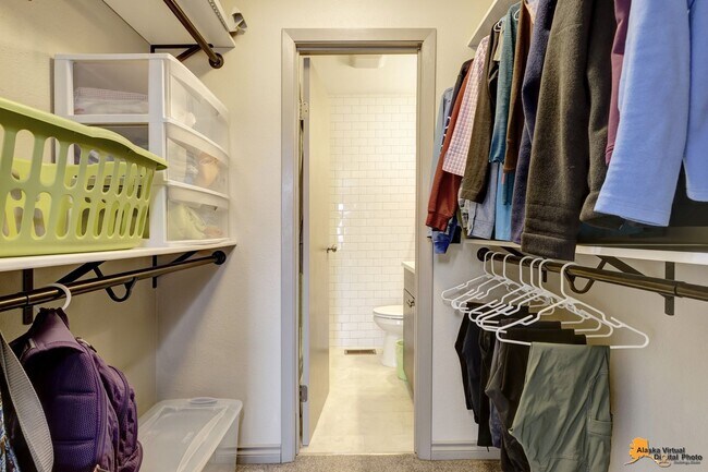 Building Photo - South Anchorage 2 bed/2 bath Condo with Garage and In Unit Laundry