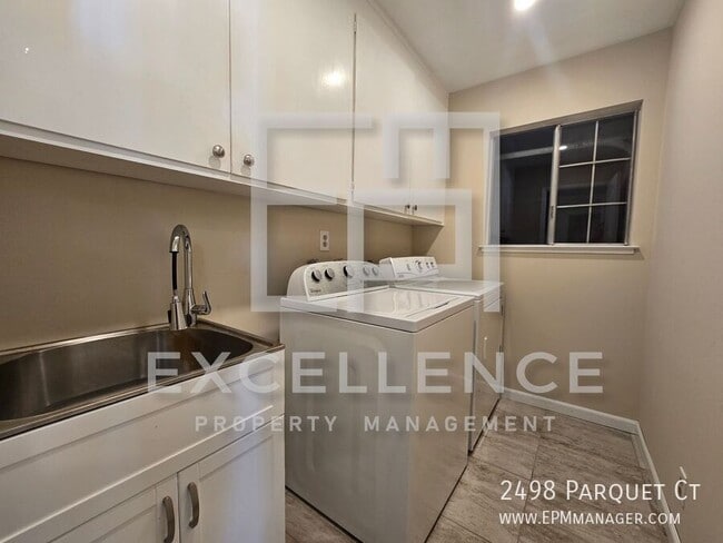 Building Photo - 2498 Parquet Ct