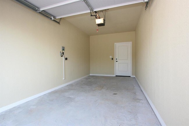 Building Photo - 166 Capetown Way