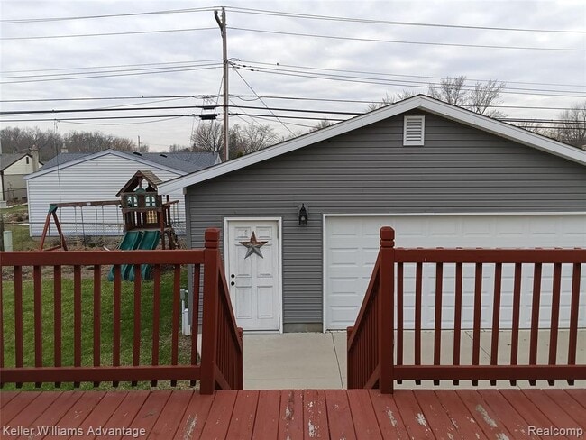 Building Photo - 15730 Anthony St