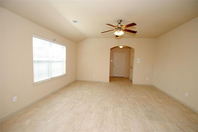 Building Photo - 2703 Alvar Dr