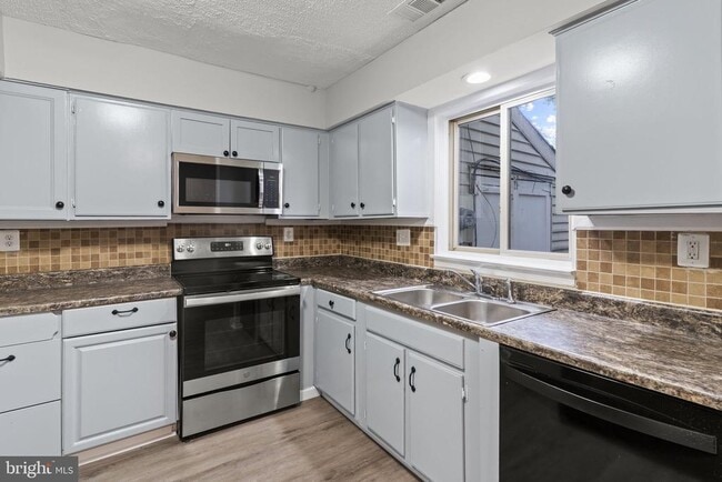 Building Photo - 1718 Brightwell Ct