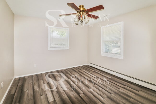 Building Photo - Easy living in this 3 BR, 1 BA Rancher