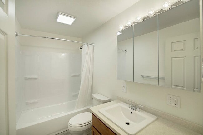 Building Photo - 3Bd/1.75Ba Edmonds House