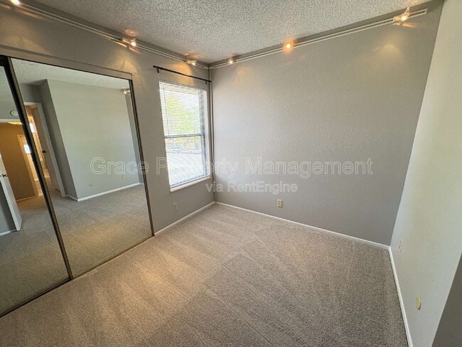 Building Photo - 3541 S Kittredge St