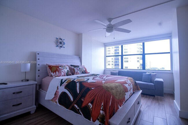 Building Photo - 2301 S Ocean Dr