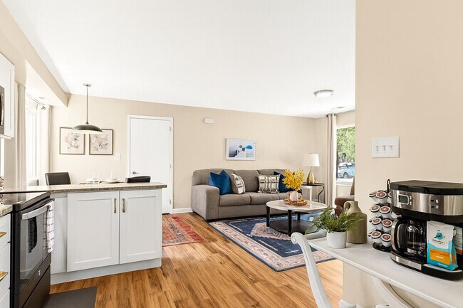 Building Photo - 18459 Sharon Ln