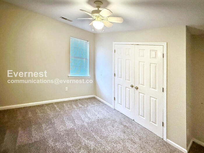 Building Photo - 607 Parkside Cir