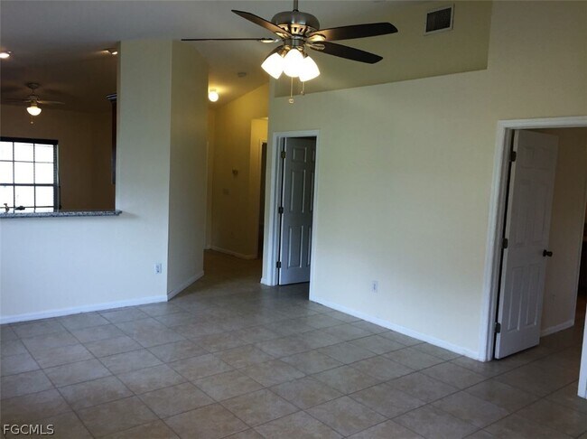 Building Photo - 1421 SE 10th Terrace