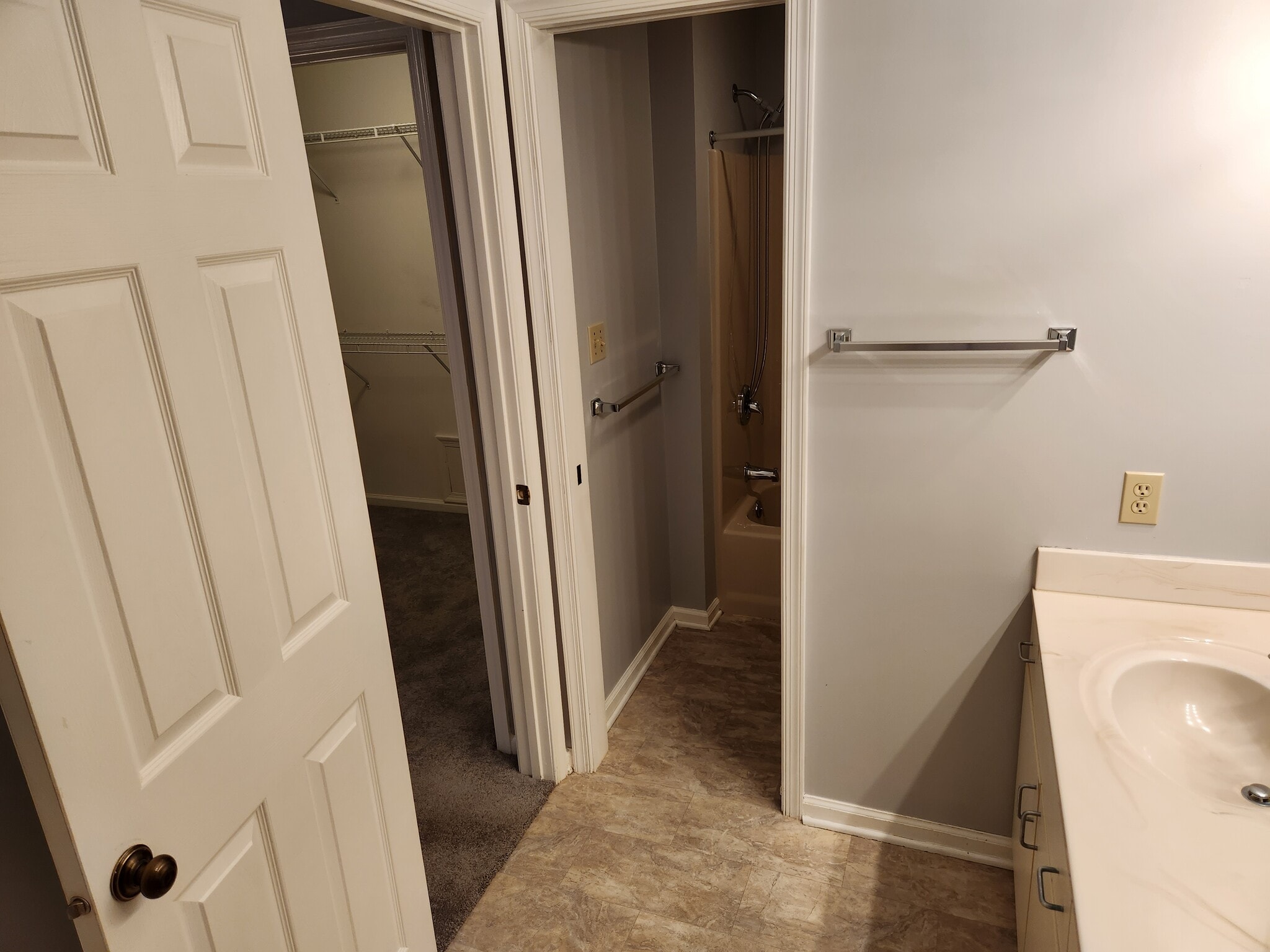 Building Photo - 184 Crescent Dr