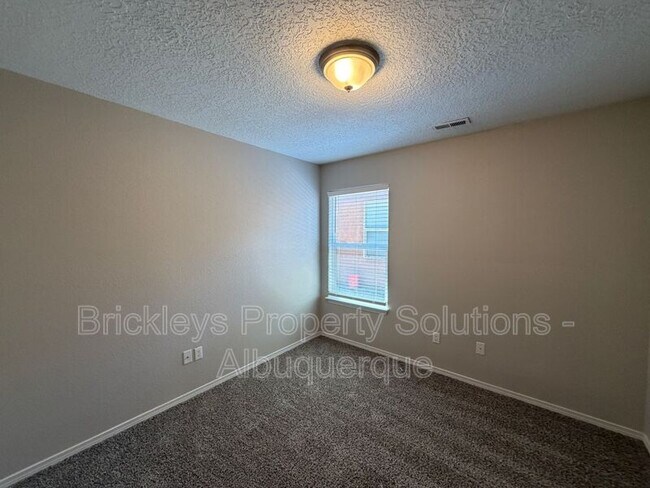 Building Photo - 8035 Sierra Altos Pl NW