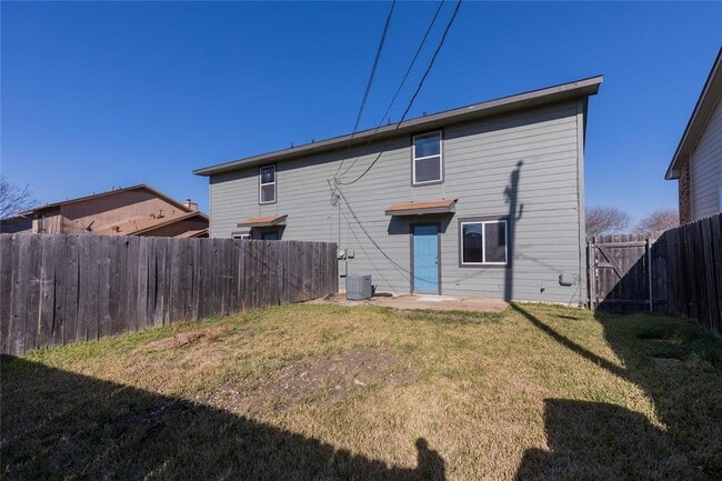 Building Photo - 319 Rawhide Loop