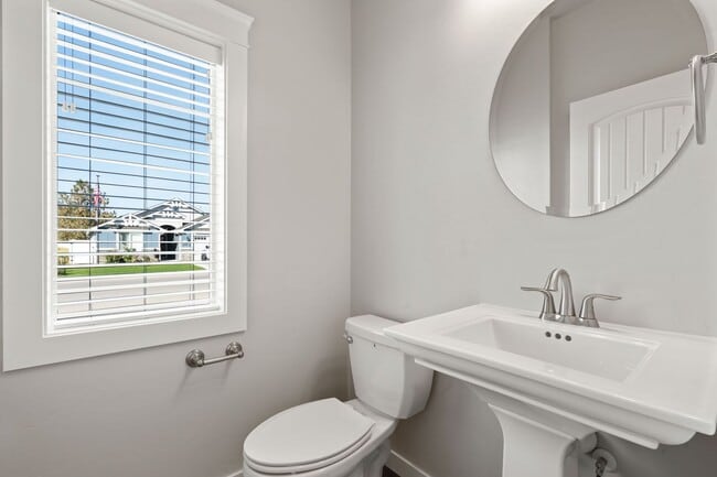 Building Photo - GORGEOUS Duplex in Payette w/3 Bedrooms & 2.5 Baths