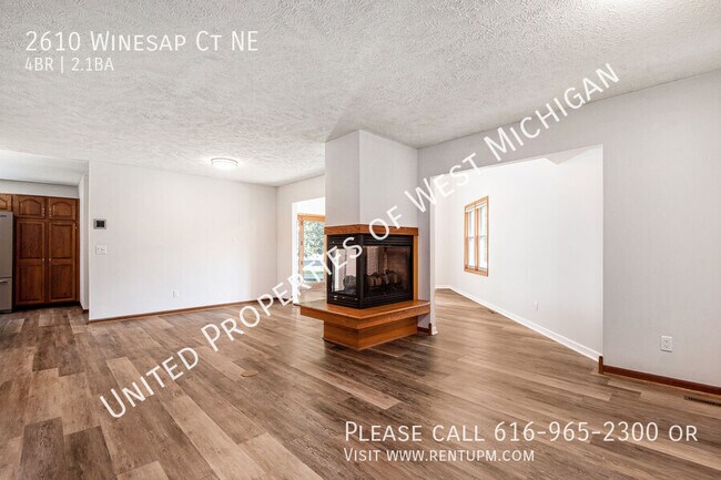 Building Photo - Available Now | 4 Bedroom 2.5 Bath Single ...