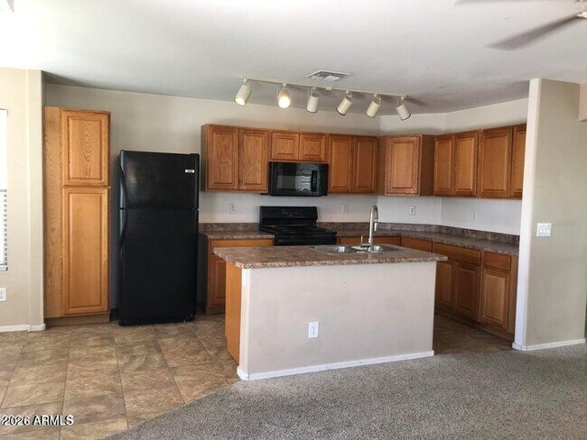 Building Photo - 806 S 111th Dr
