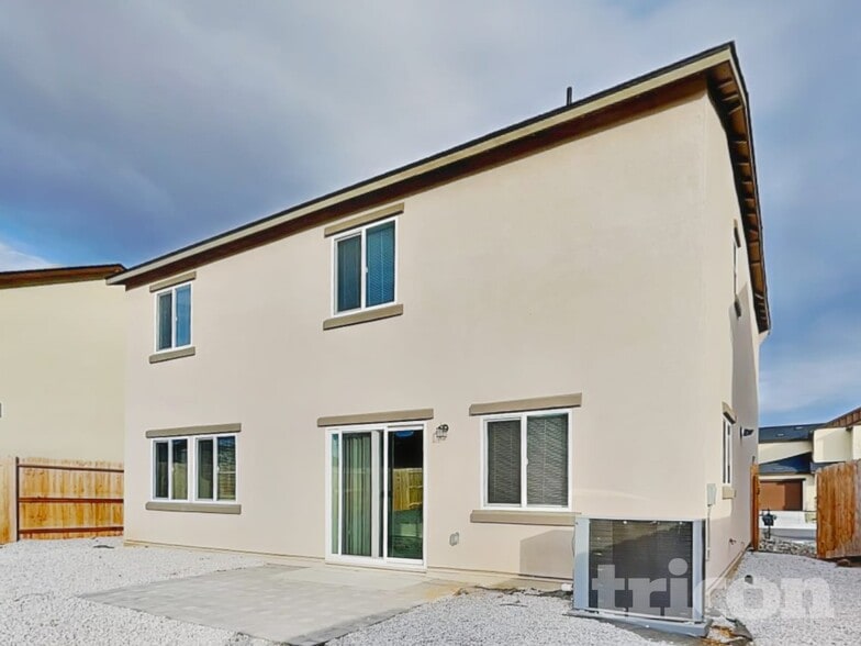 Building Photo - 8962 Wolf River Dr