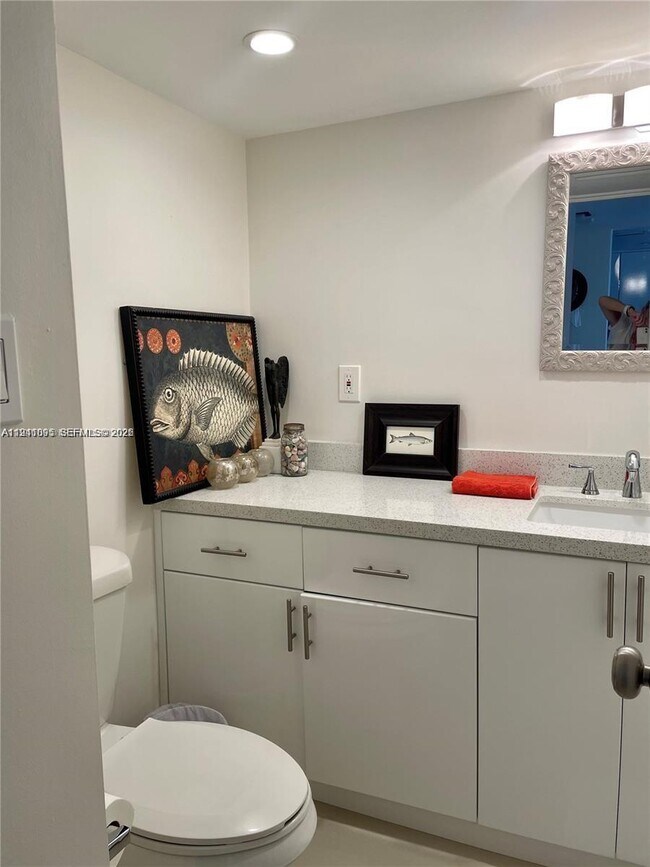 Building Photo - 8400 Byron Ave