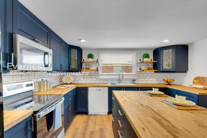 Building Photo - 1605 Straightway Ave