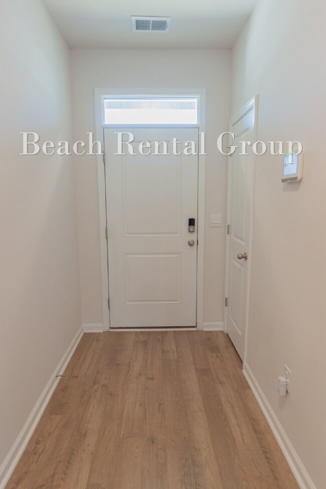 Building Photo - Spacious 4 Bedroom with Pond View