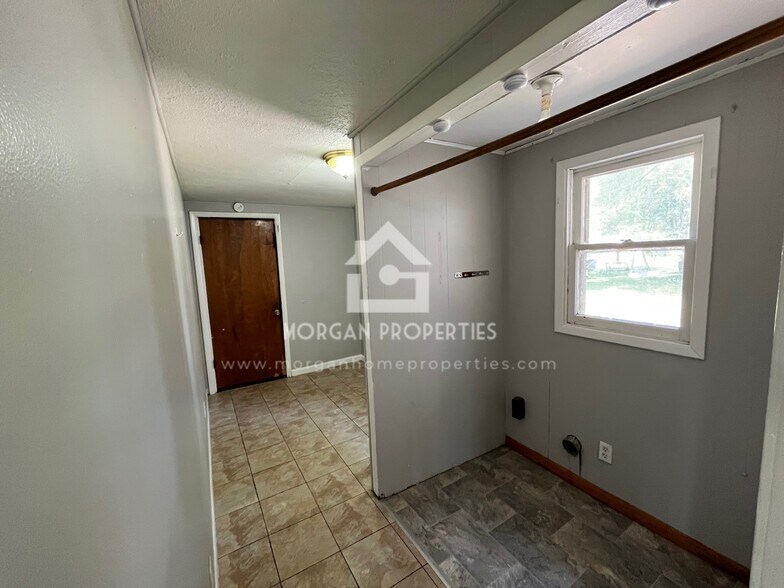 Building Photo - 7239 Sprague St