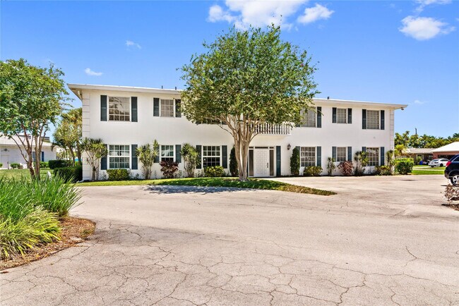 Building Photo - 2151 NE 68th St