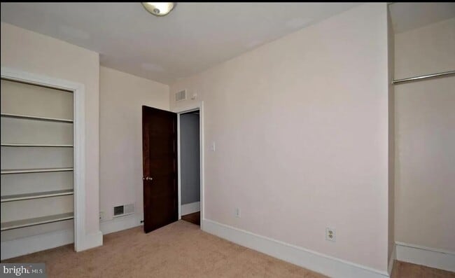 Building Photo - 423 Breckenridge St