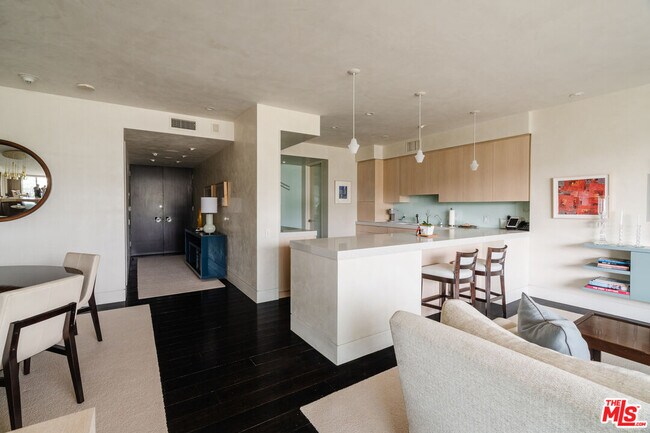 Building Photo - 9255 Doheny Rd