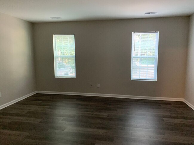 Building Photo - 5306gr