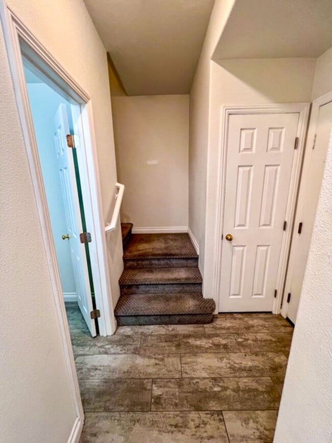 Building Photo - Beautiful 2 bedroom Condo located in Murrieta for LEASE