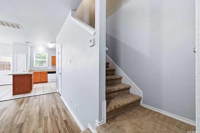 Building Photo - 10302 Lateleaf Oak