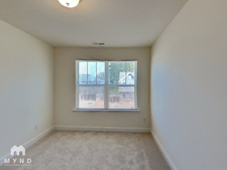 Building Photo - 1546 Cedar Tree Dr