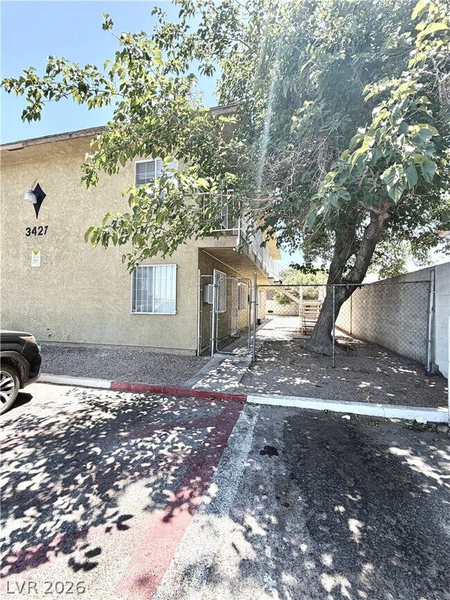 Building Photo - 3427 E Cheyenne Ave