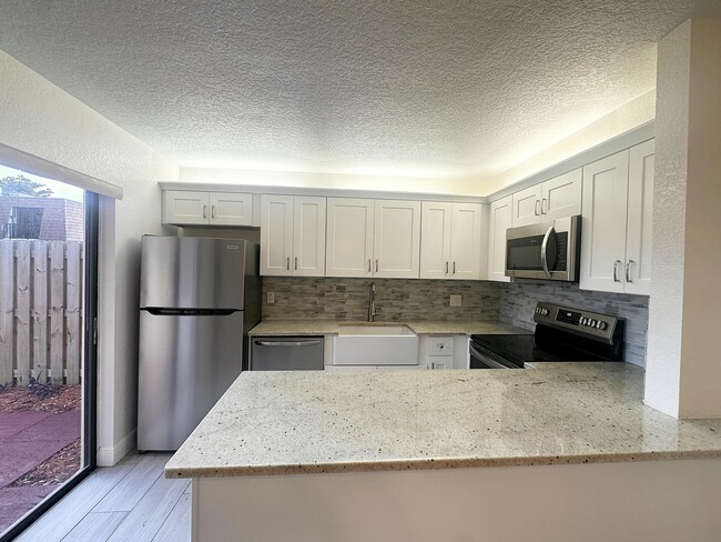 Building Photo - 282 Arabian Rd