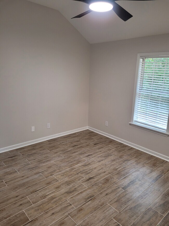 Building Photo - 209 Leigh Lp