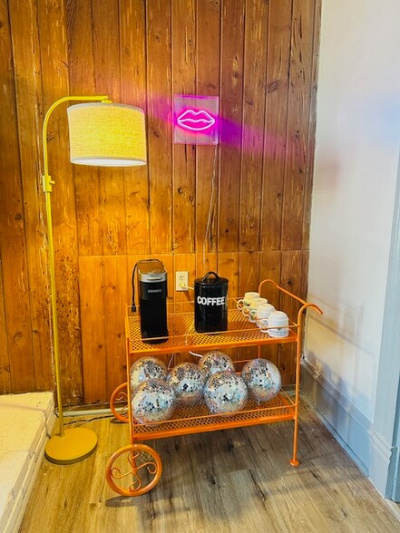 Building Photo - 1107 Montauk Ave