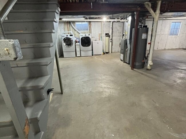 Building Photo - 4705 Elm St