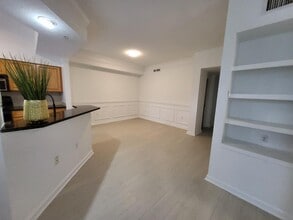 Building Photo - 2042 Alta Meadows Ln