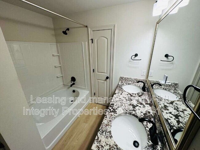 Building Photo - 101 Foster Grove Drive