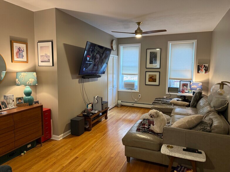 Building Photo - 227 Jay St