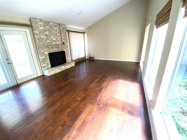 Building Photo - 22522 Smokey Hill Dr