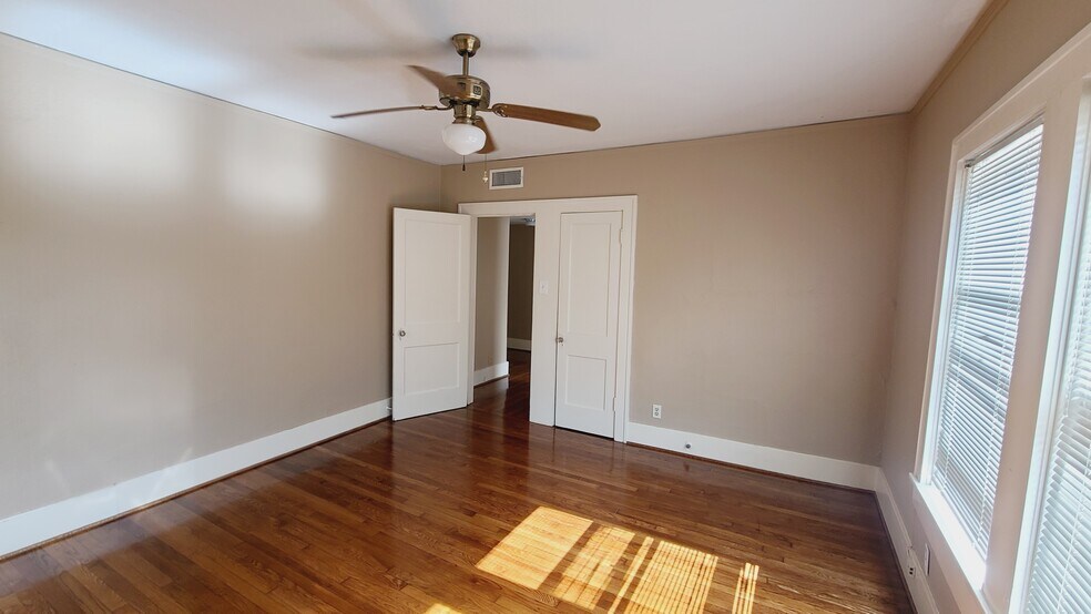 front bedroom/study - 1610 Castle Ct