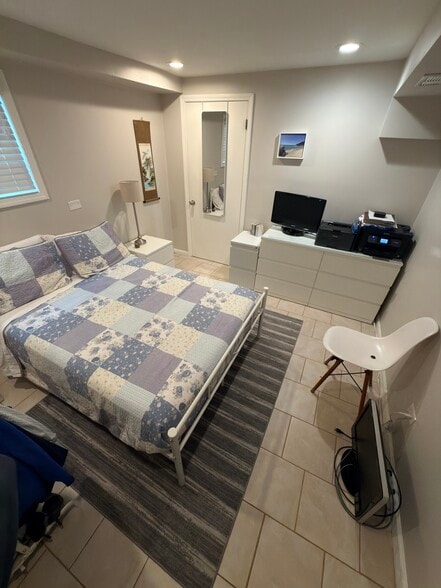 Bedroom - 5061 W Eddy St