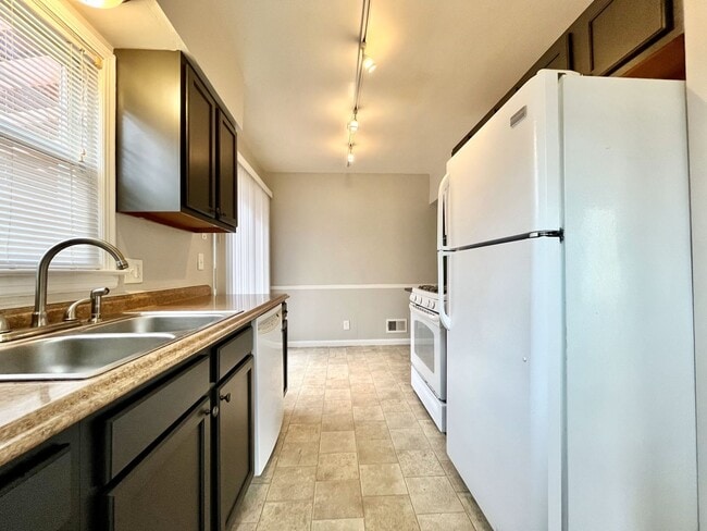 Building Photo - Three Bedroom Home in Northeast Grand Rapids