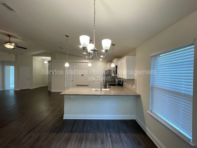 Building Photo - 5153 Peach Dr