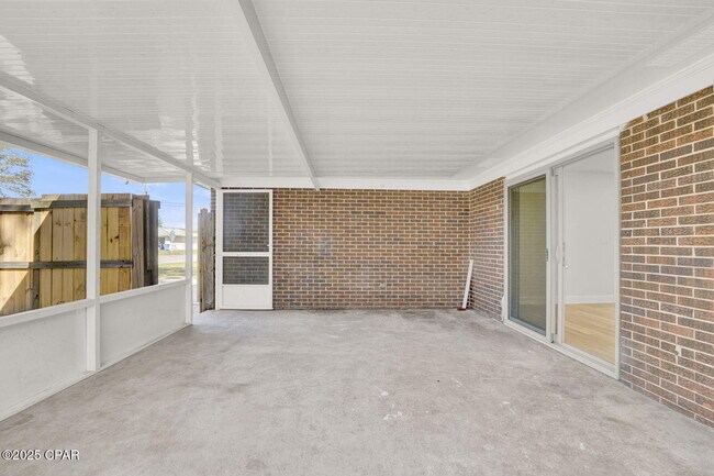 Building Photo - 5204 Park St