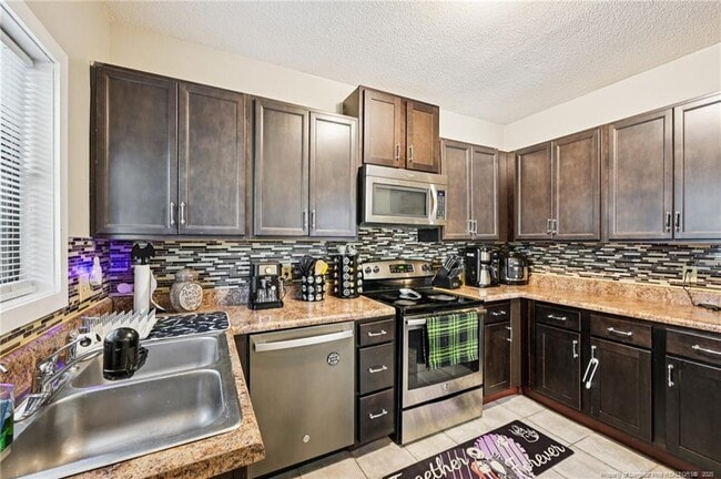 Building Photo - 5905 Waters Edge Dr